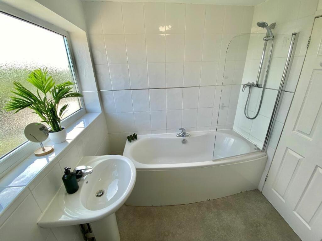 Coventry Huge 4Bed 2Bath Private Parking Nec By Empower Homes エクステリア 写真