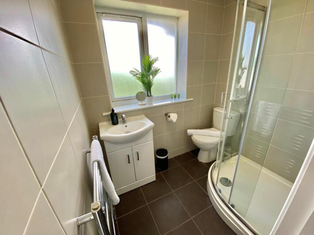 Coventry Huge 4Bed 2Bath Private Parking Nec By Empower Homes エクステリア 写真